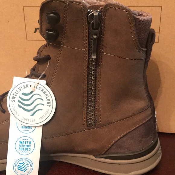 Reef Rover Hi Boot - Picture 3 of 8